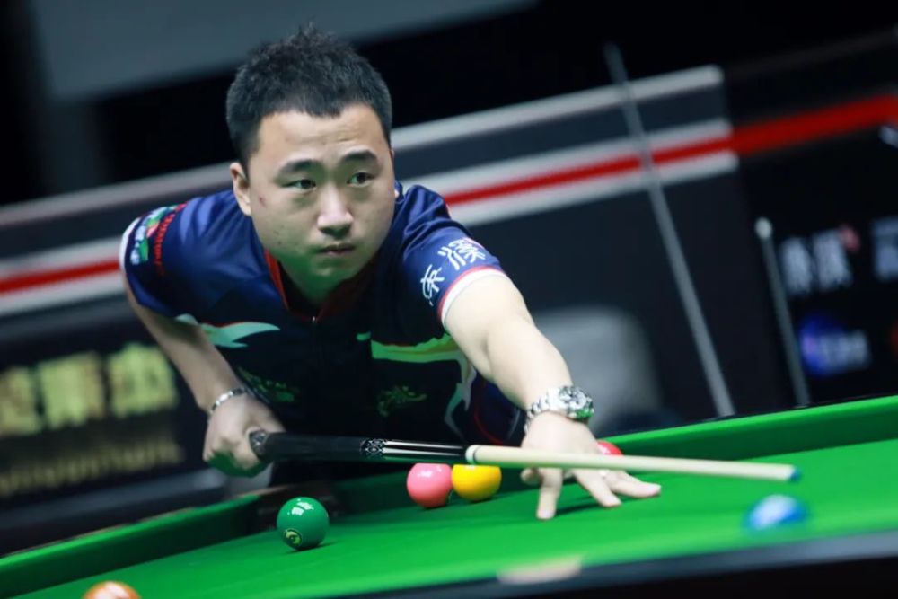 由多位球员 由多位球员