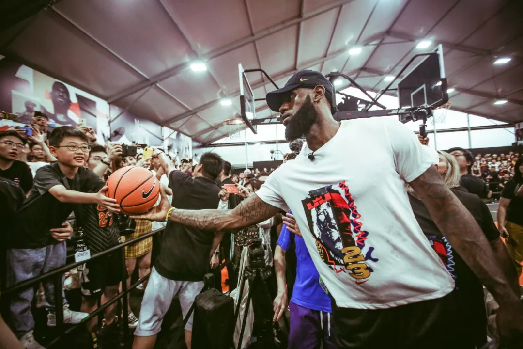 发球端敢于 发球端敢于